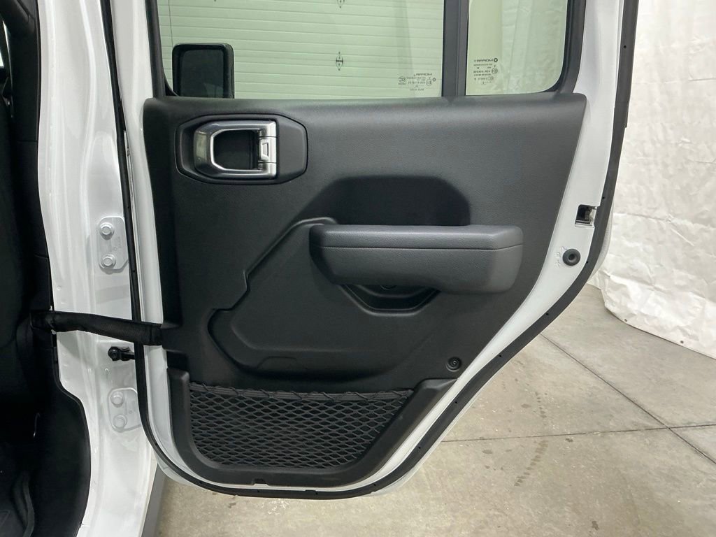 Used 2022 Jeep Wrangler Unlimited Sport image 28