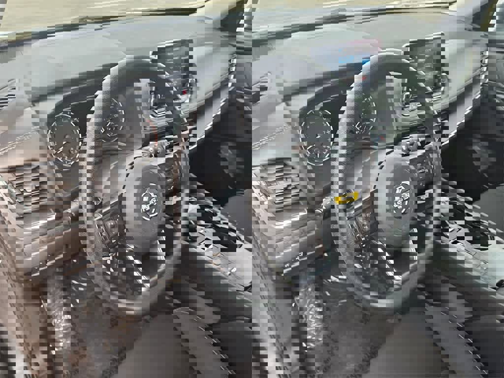 Used 2024 Nissan Rogue S image 10