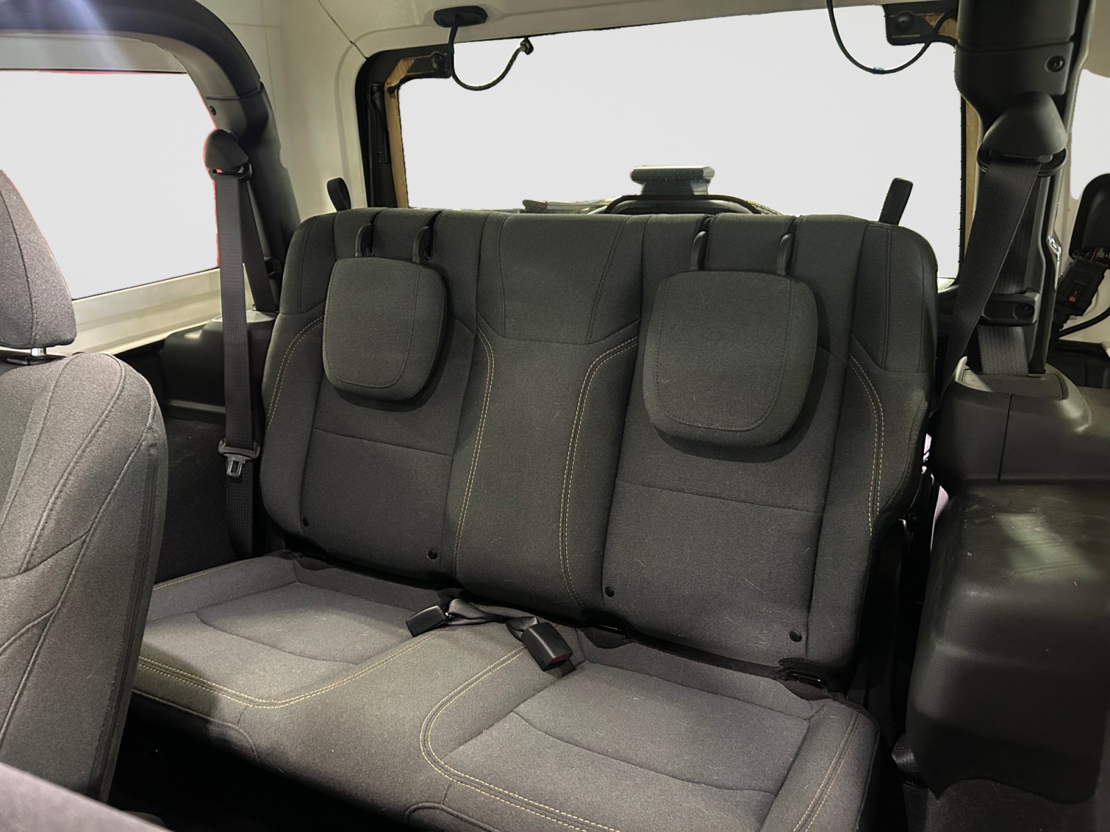 Used 2025 Jeep Wrangler Sport AWD/4WD image 19