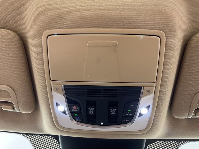 Used 2022 Acura MDX FWD w/ Technology Package image 35