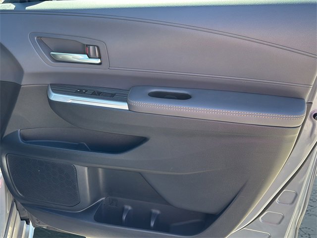 Used 2024 Toyota Sienna XLE Woodland Edition image 10