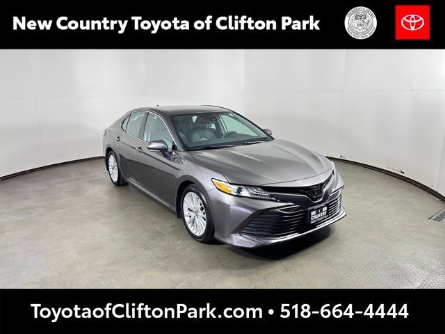 Used 2020 Toyota Camry XLE image 1