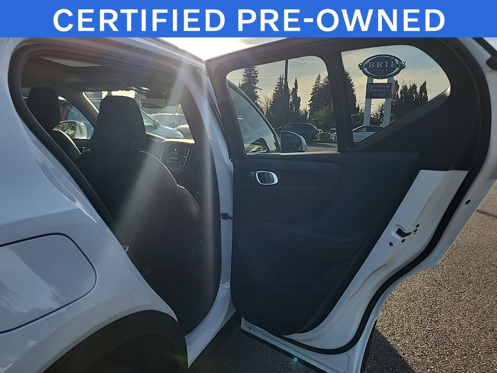 Used 2025 Volvo XC40 B5 Core w/ Protection Package Premier AWD/4WD image 17