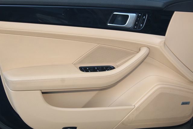 Used 2019 Porsche Panamera 4 image 22