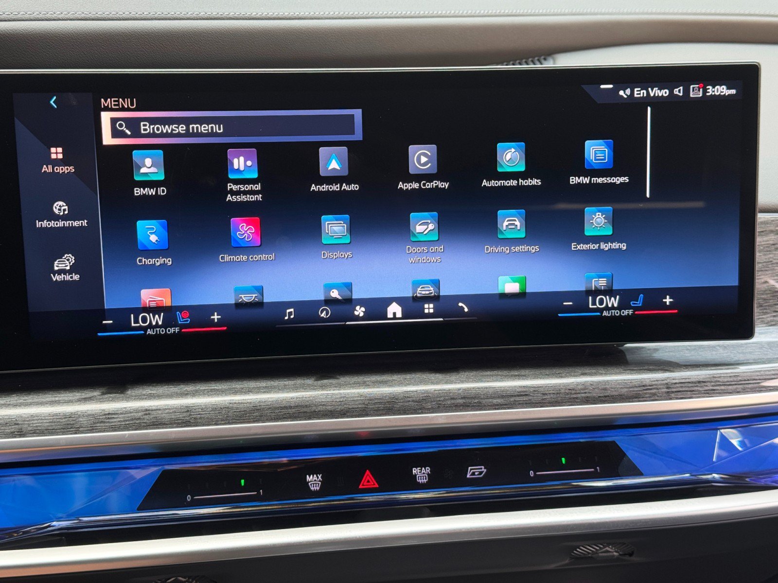 Used 2024 BMW i7 xDrive60 w/ Premium Package AWD/4WD image 27