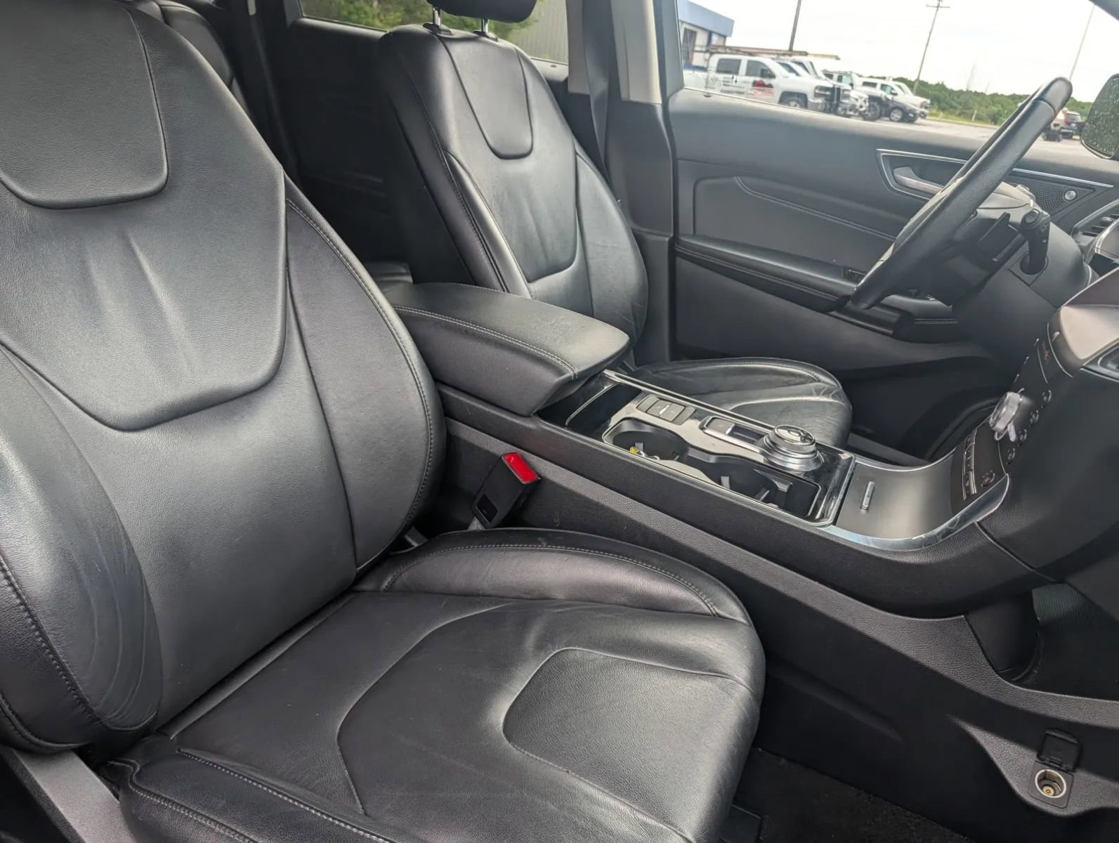 Used 2020 Ford Edge Titanium AWD/4WD image 13