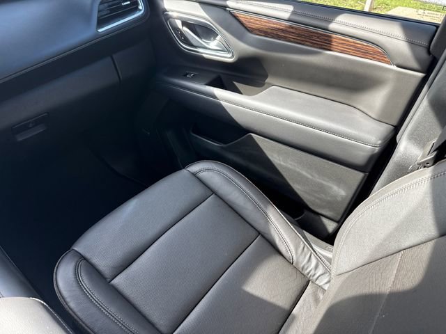 Used 2022 Chevrolet Suburban High Country AWD/4WD image 15