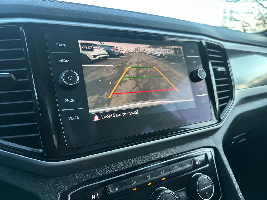 Used 2022 Volkswagen Atlas Cross Sport SEL R-Line image 10