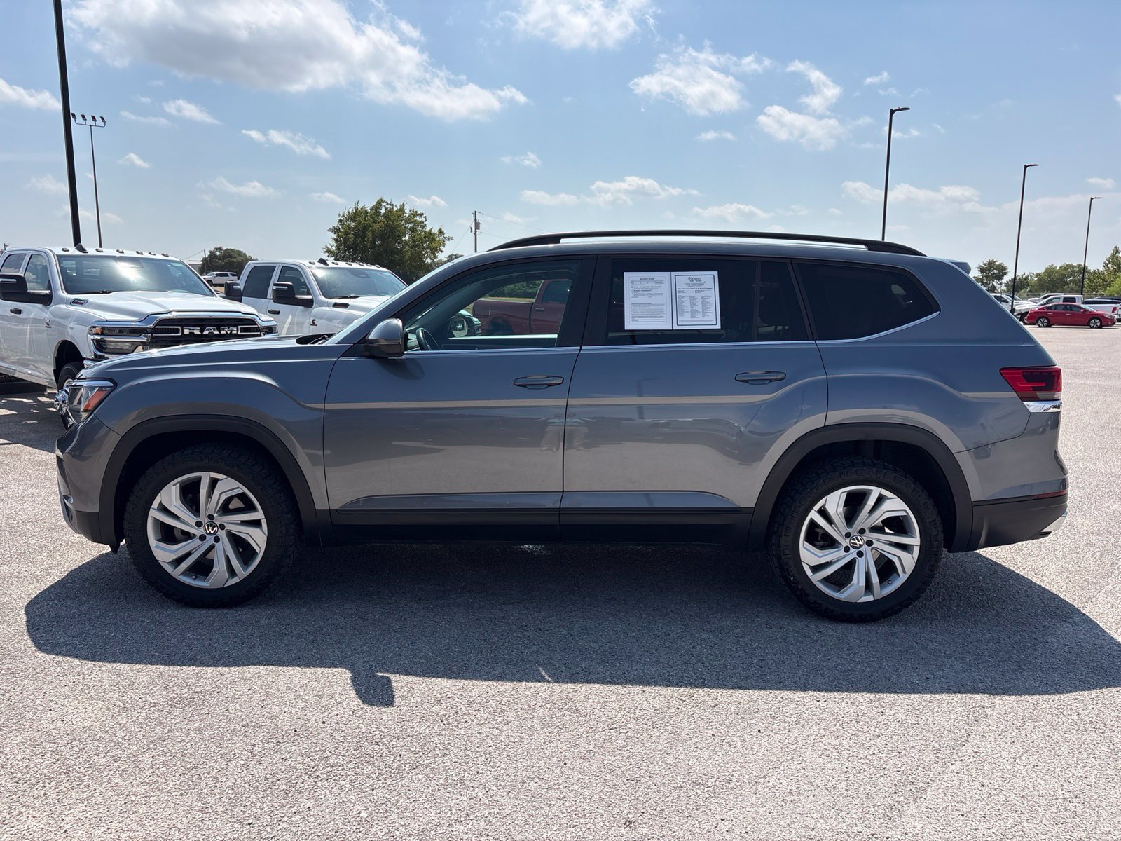 Used 2021 Volkswagen Atlas SE w/ Panoramic Sunroof Package AWD/4WD image 2