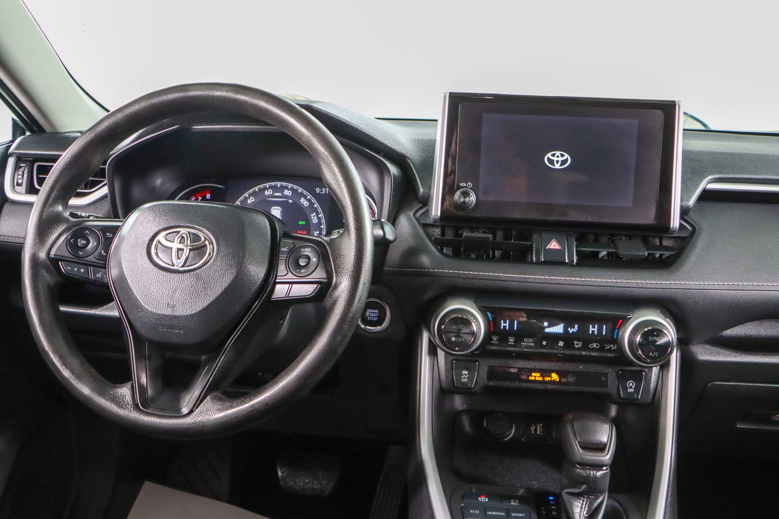 Used 2023 Toyota RAV4 XLE image 17