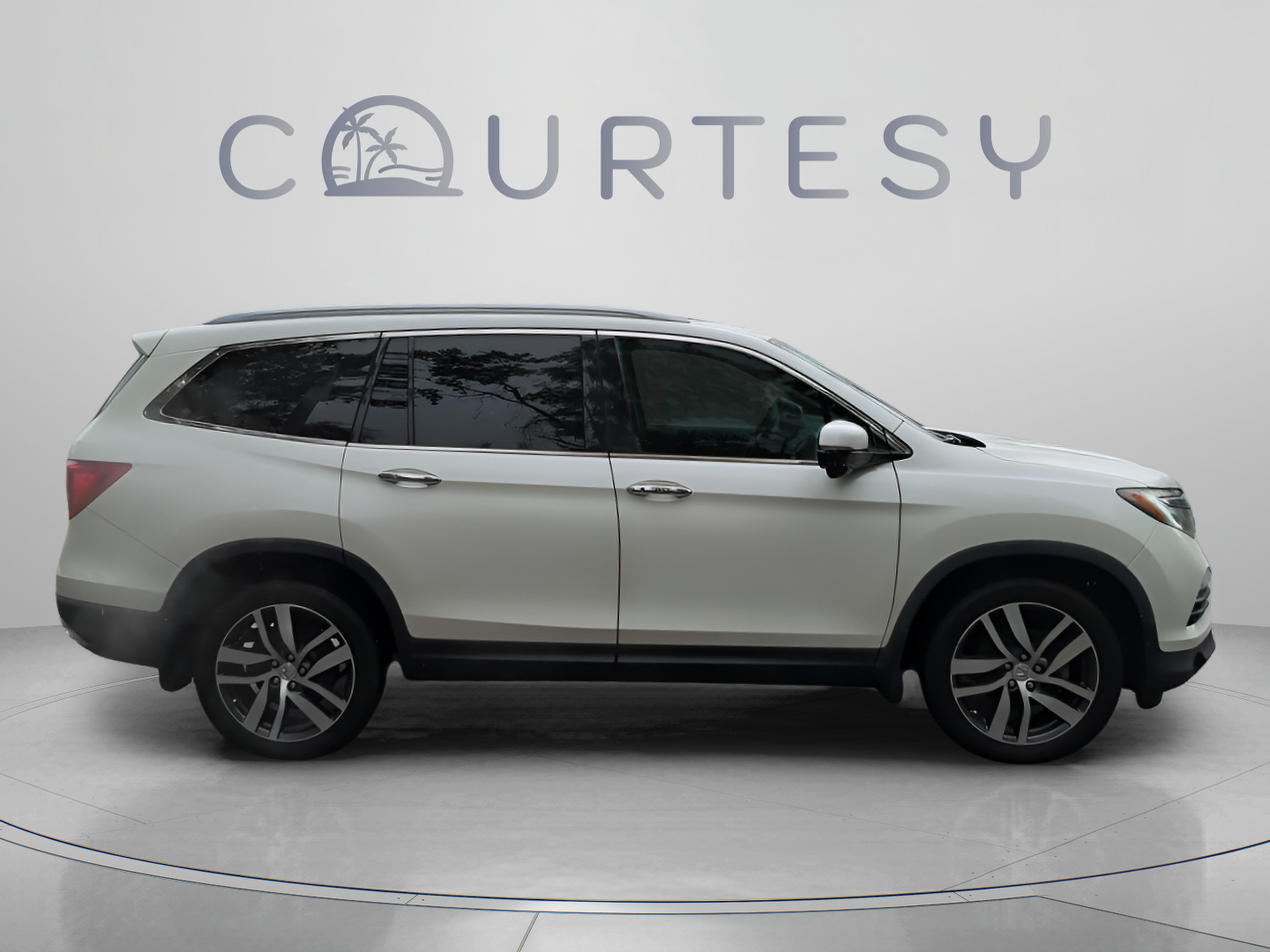 Used 2017 Honda Pilot Touring image 8