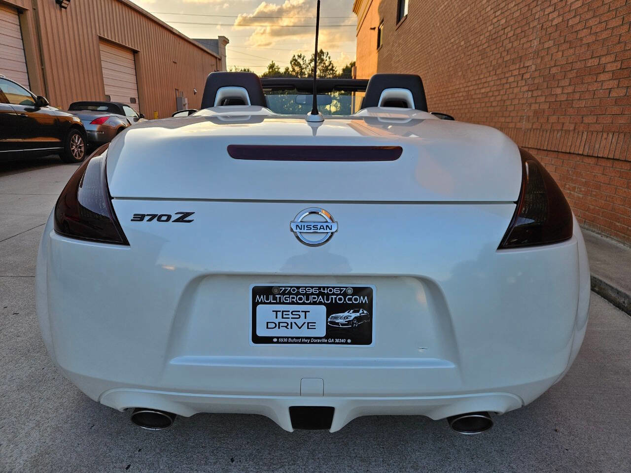 Used 2010 Nissan 370Z Touring image 21