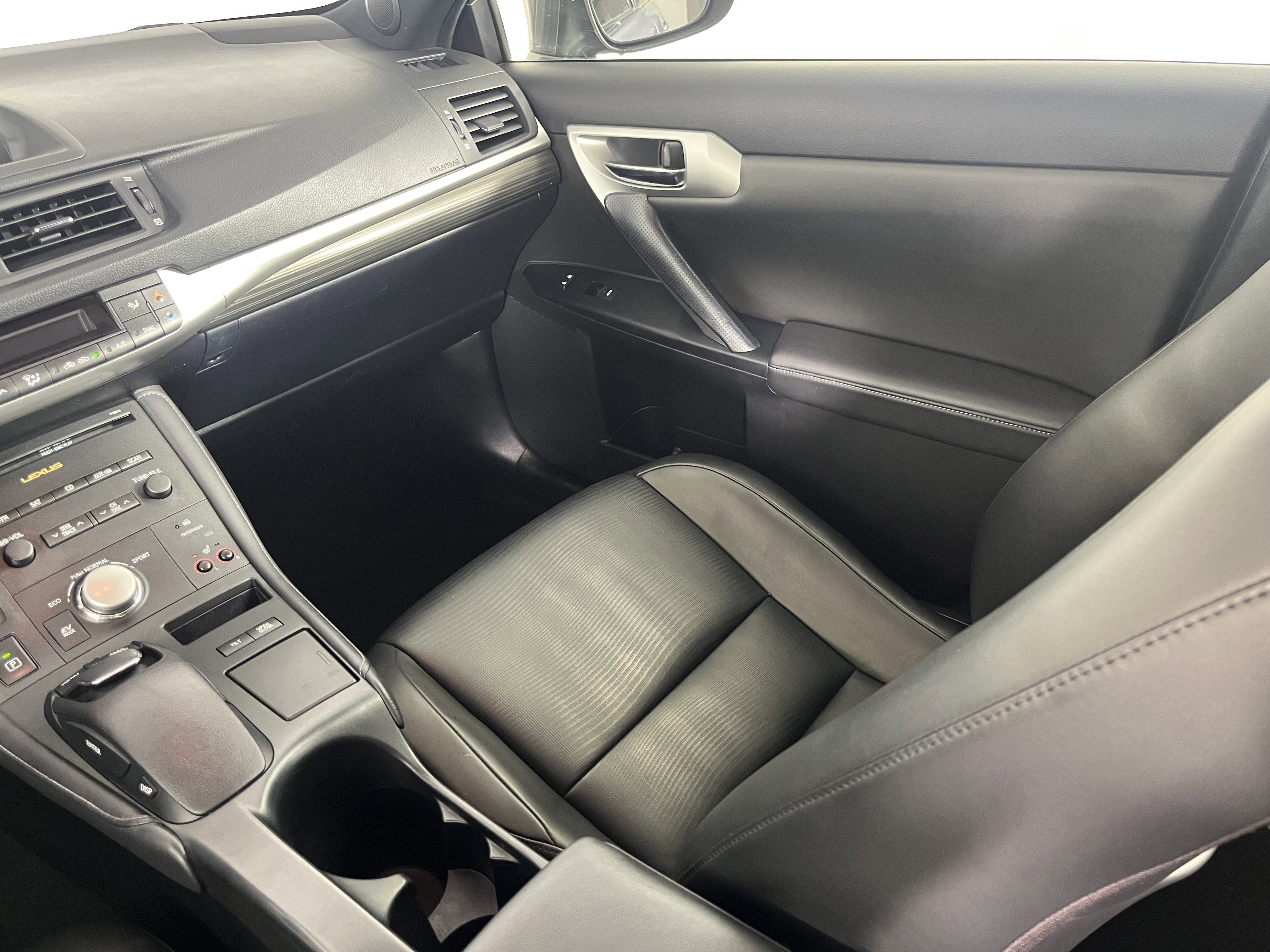 Used 2012 Lexus CT 200h Premium image 10