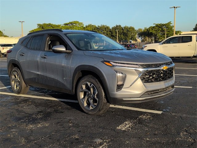 New 2025 Chevrolet Trax LT w/ Driver Confidence Package image 1