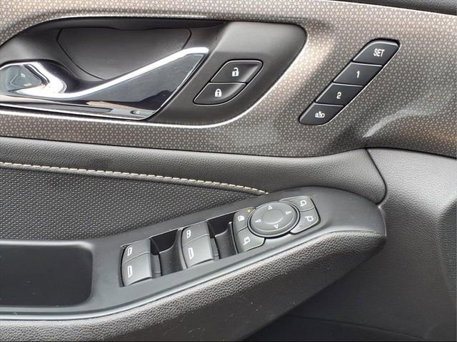 Used 2023 Chevrolet Traverse Premier w/ Redline Edition image 16