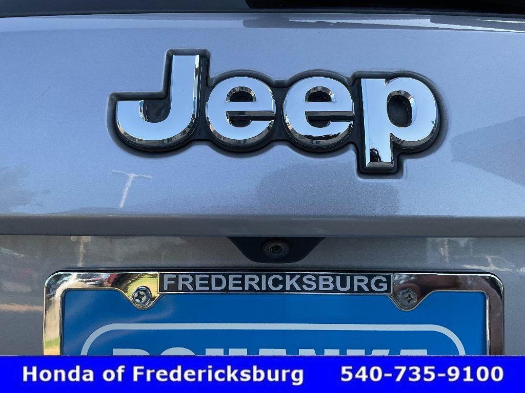 Used 2017 Jeep Grand Cherokee Limited w/ Luxury Group II AWD/4WD image 13