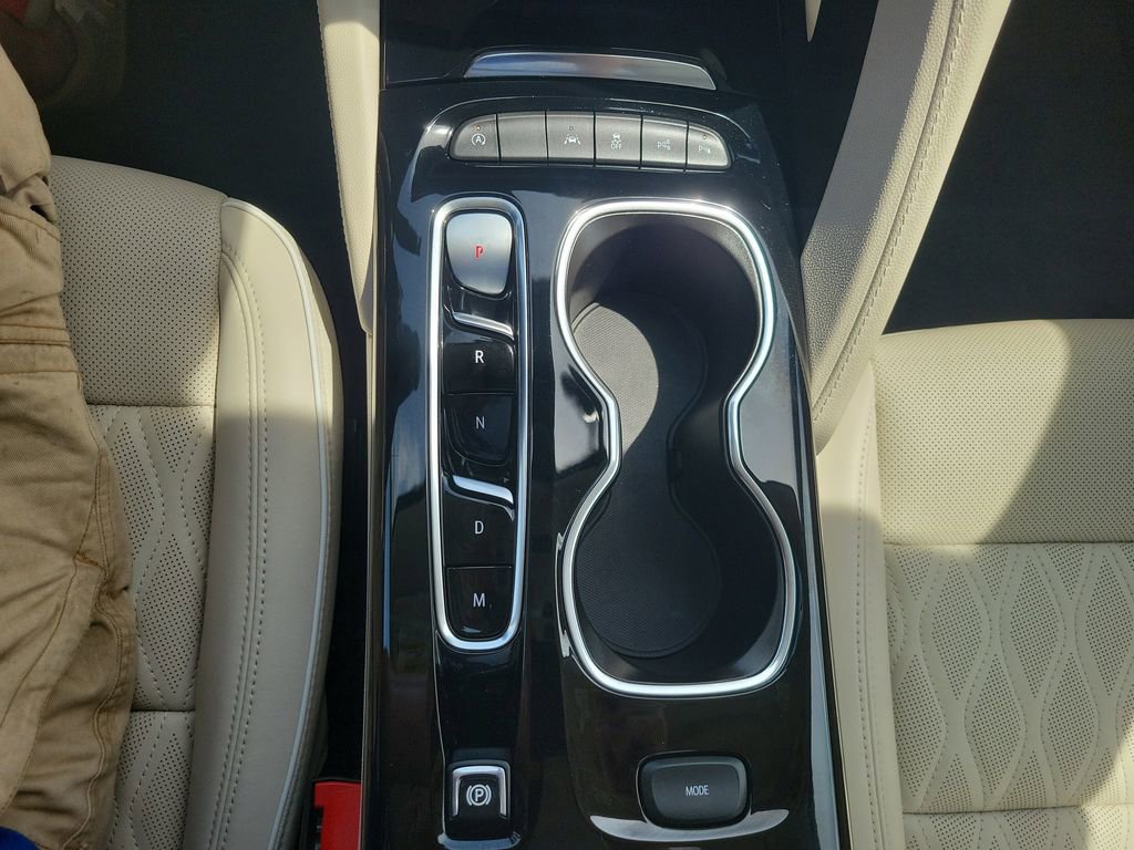 Used 2022 Buick Envision Avenir w/ Technology Package II FWD image 33