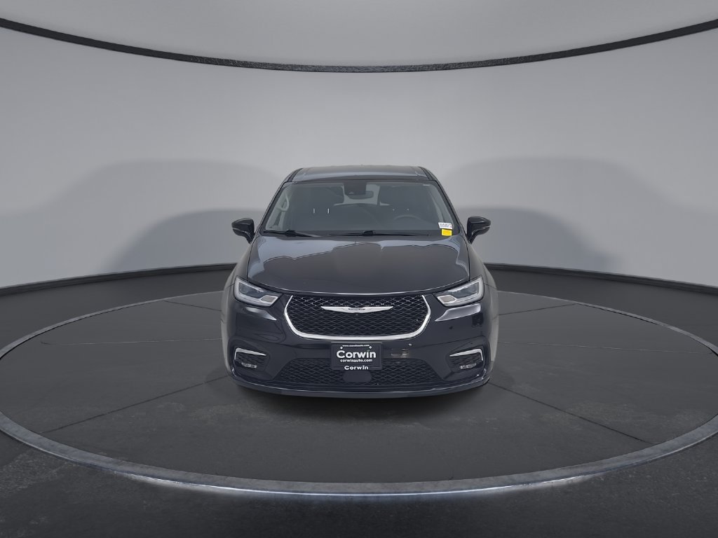 Certified 2024 Chrysler Pacifica Touring-L FWD image 6