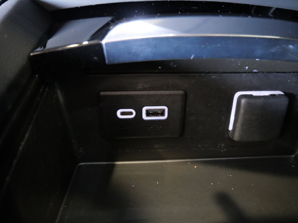 Used 2023 Buick Envision Essence FWD image 24