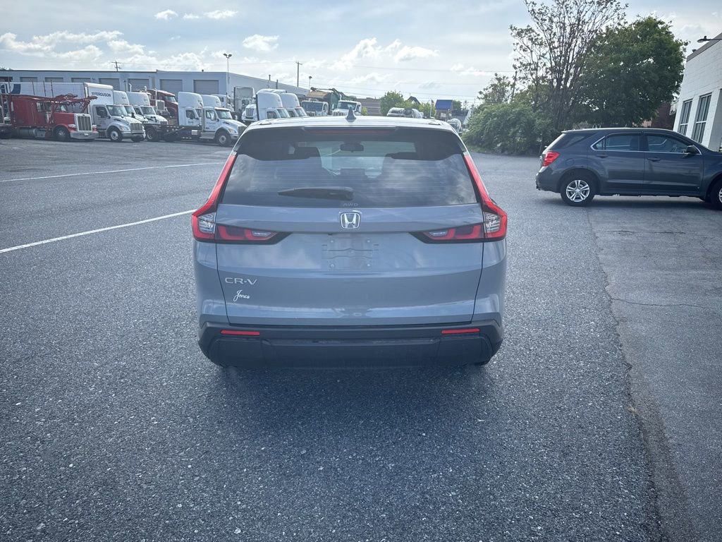 Used 2023 Honda CR-V LX image 4