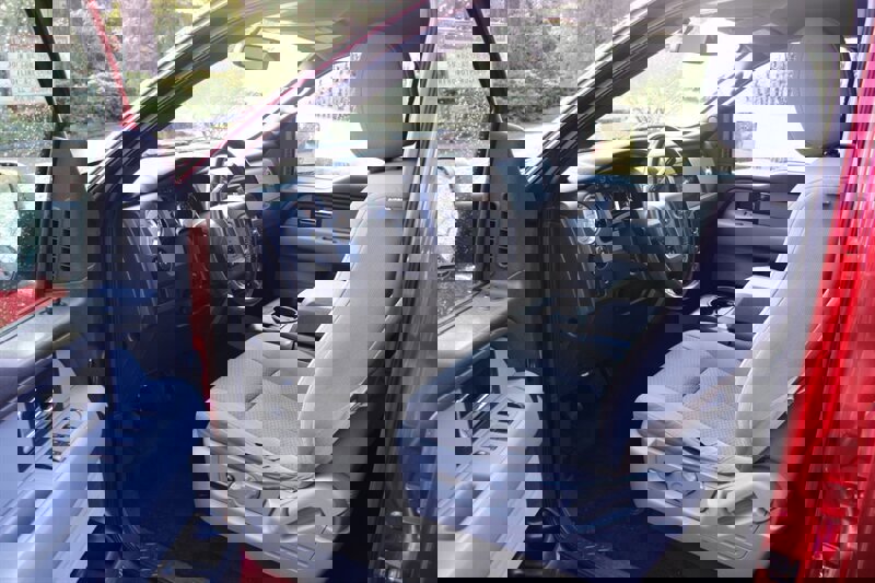 Used 2013 Ford F150 XLT w/ Luxury Equipment Group image 5