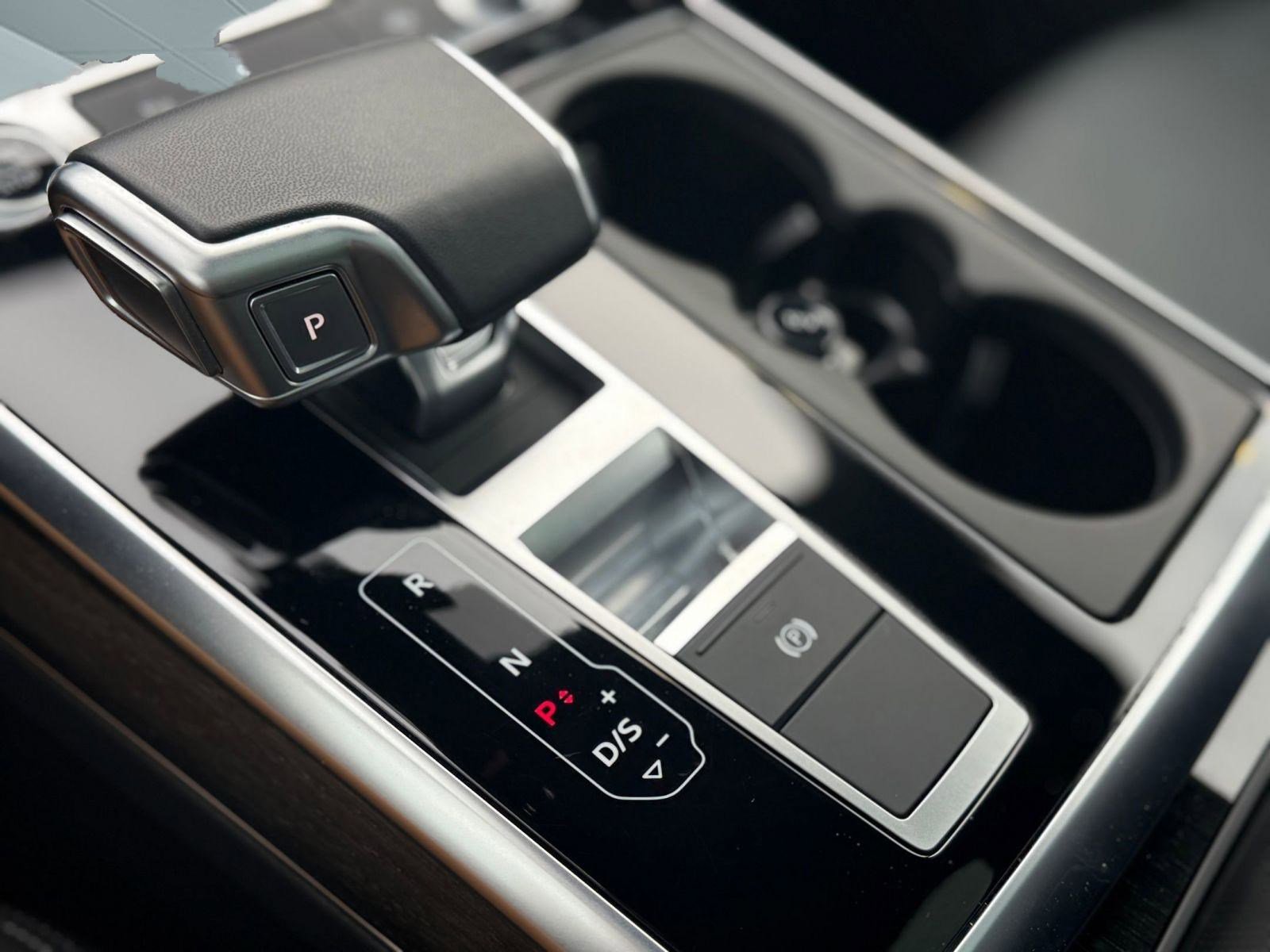 Used 2025 Audi Q7 2.0T Premium image 16