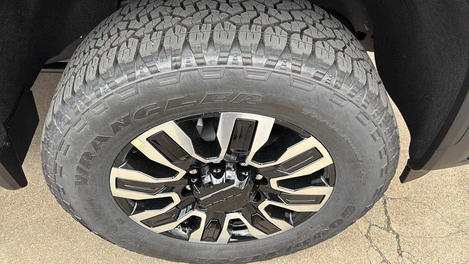 New 2026 GMC Sierra 2500 Denali Ultimate image 11