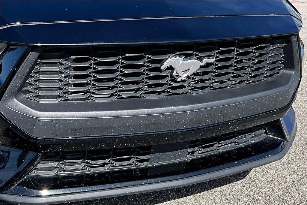 Used 2024 Ford Mustang Convertible RWD image 40