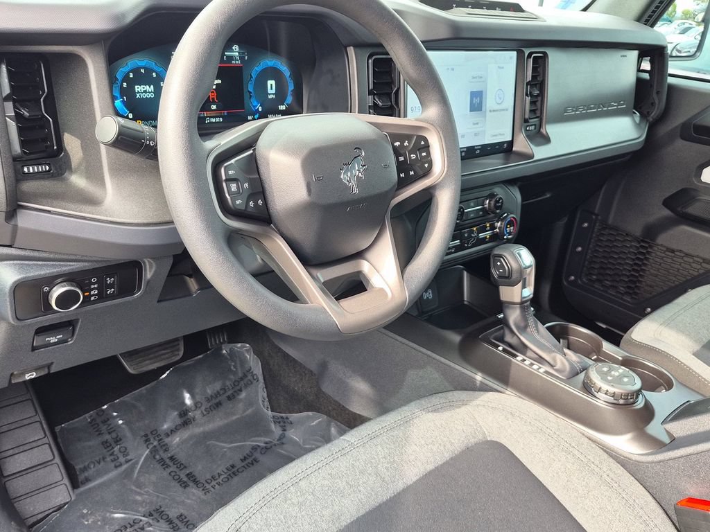 Used 2025 Ford Bronco 2-Door w/ Sasquatch Package AWD/4WD image 18