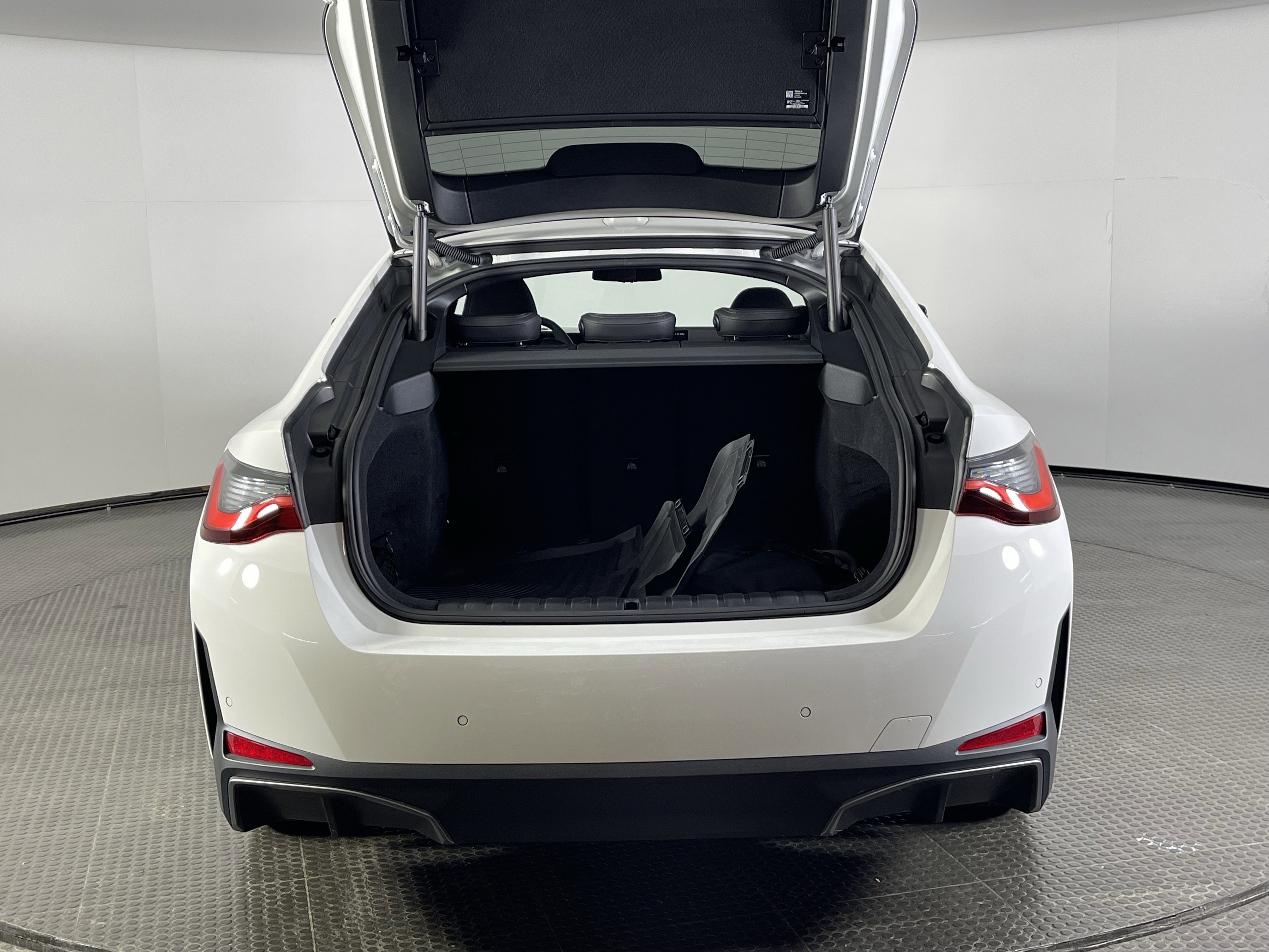 Certified 2025 BMW i4 xDrive40i w/ M Sport Package image 8