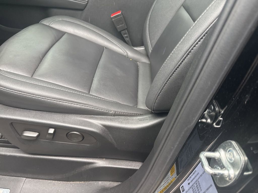 Used 2025 Chevrolet Tahoe Z71 w/ Comfort Package image 9