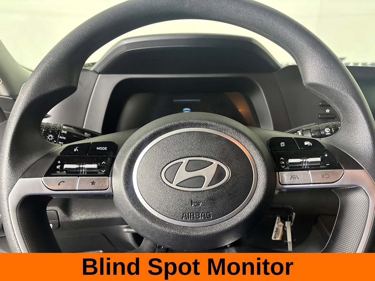 Used 2026 Hyundai Elantra SE FWD image 14
