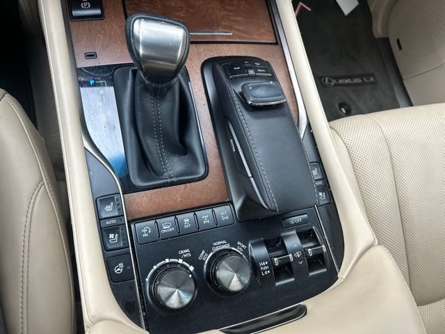 Used 2019 Lexus LX 570 4WD image 11