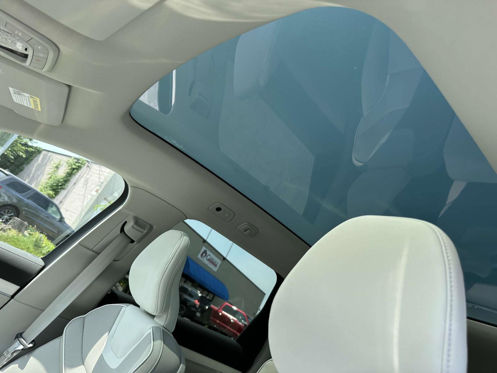New 2025 Volvo EX90 Plus AWD/4WD image 18