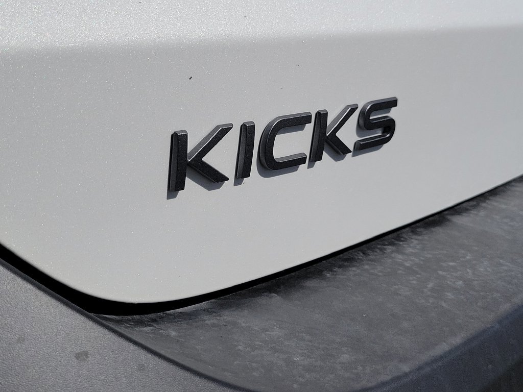 New 2026 Nissan Kicks SR FWD image 16