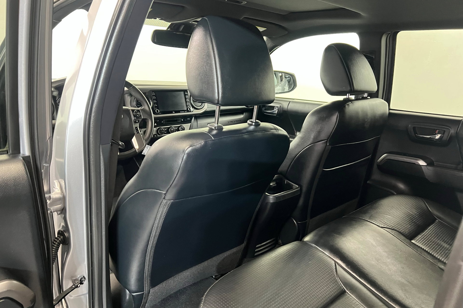 Used 2021 Toyota Tacoma Limited image 20