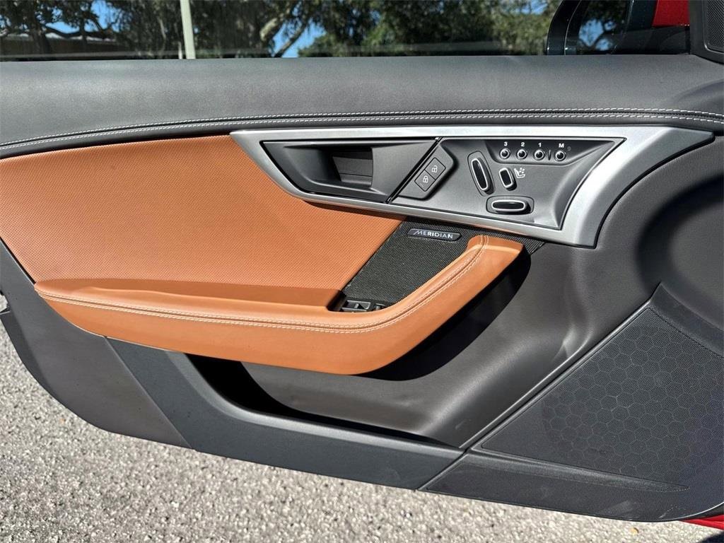 Used 2023 Jaguar F-TYPE R-Dynamic image 11