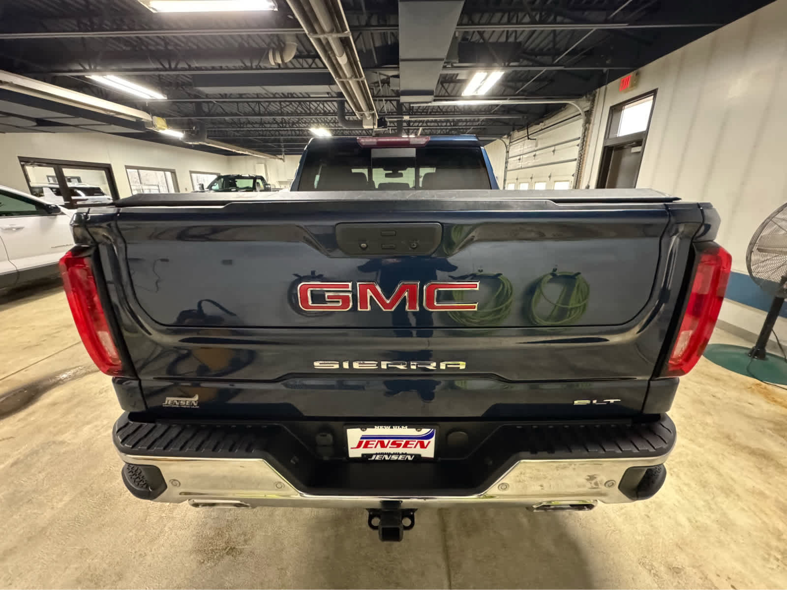 Used 2019 GMC Sierra 1500 SLT w/ SLT Premium Package image 5