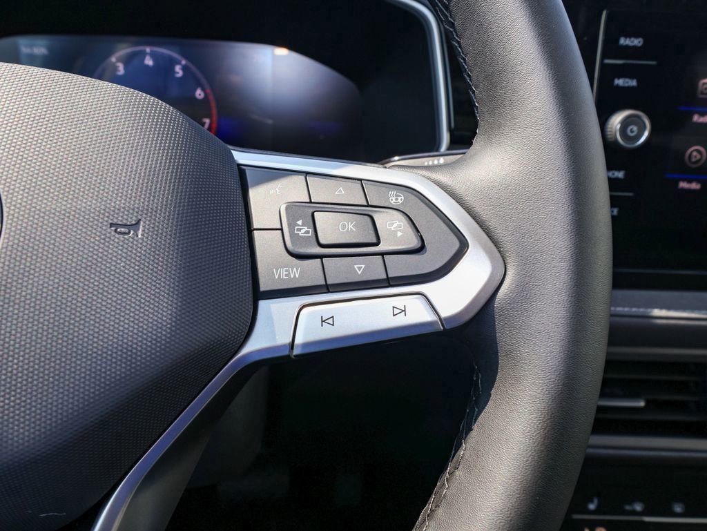 New 2026 Volkswagen Taos SE image 23