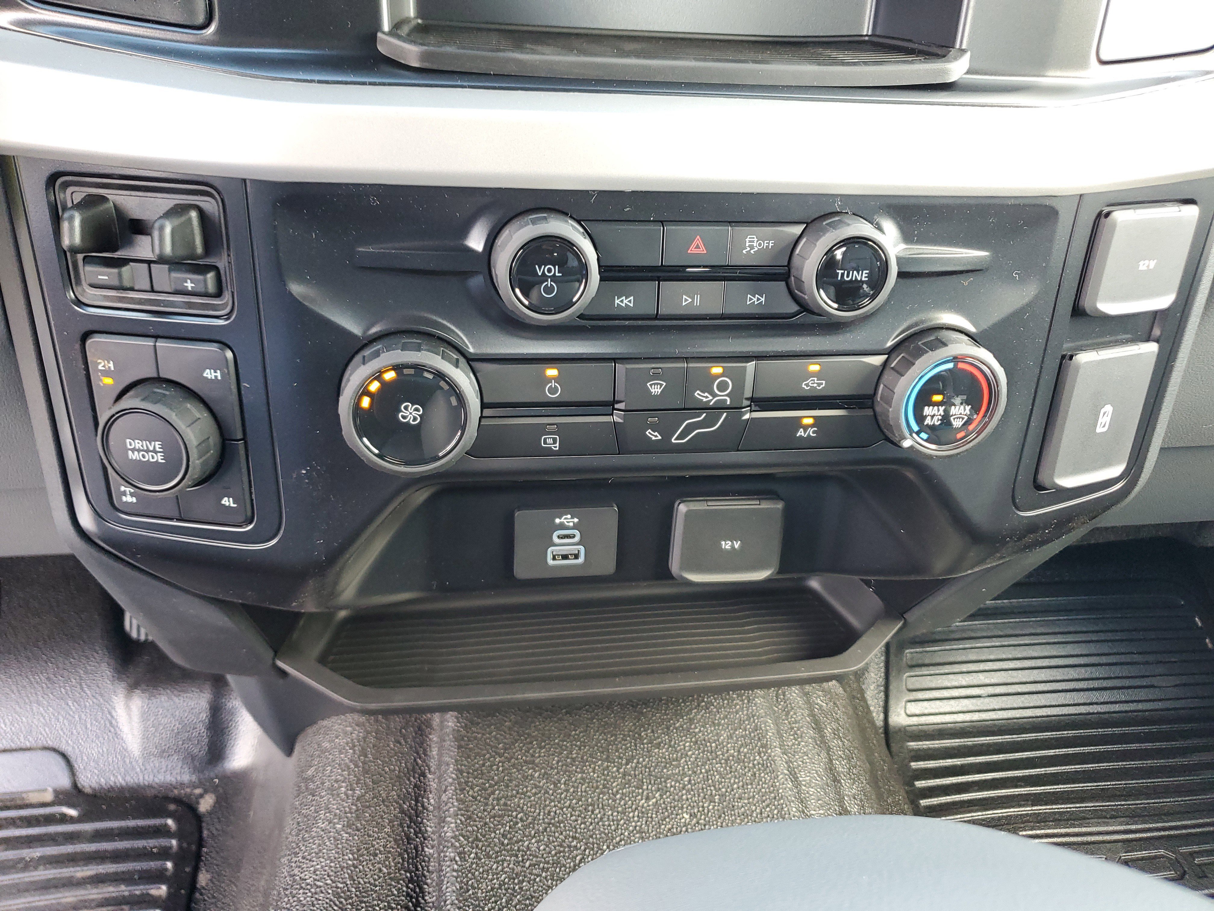 New 2026 Ford F250 XL w/ XL Chrome Package image 17