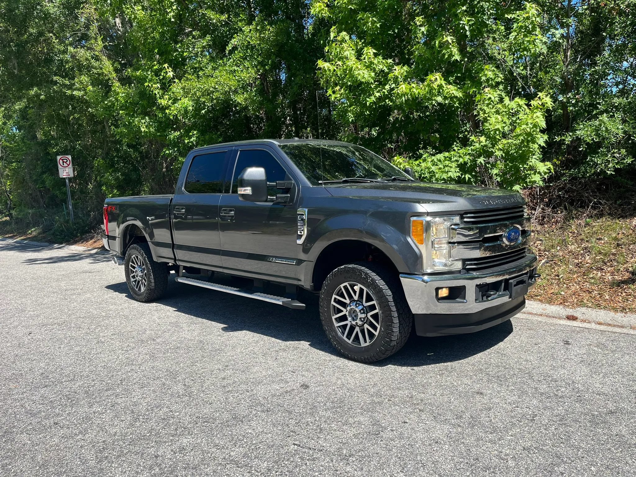 Used 2017 Ford F250 Lariat w/ Lariat Ultimate Package AWD/4WD image 2