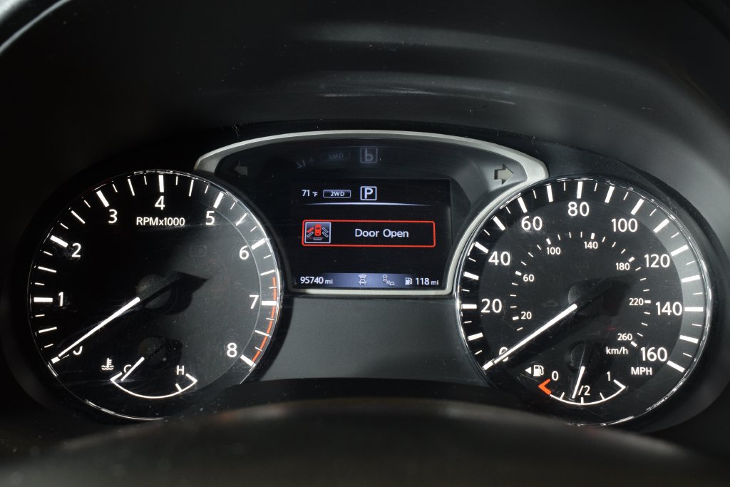 Used 2019 Nissan Pathfinder SL AWD/4WD image 22
