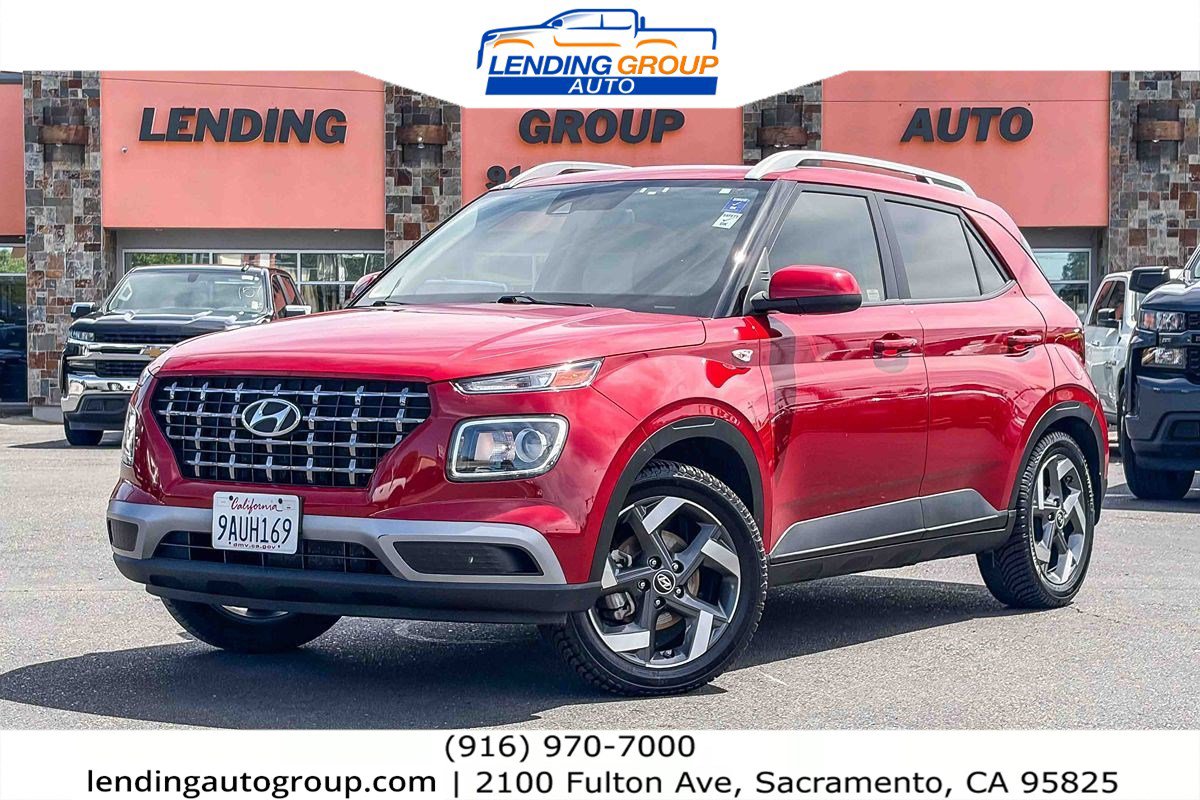 Used 2022 Hyundai Venue SEL FWD image 1