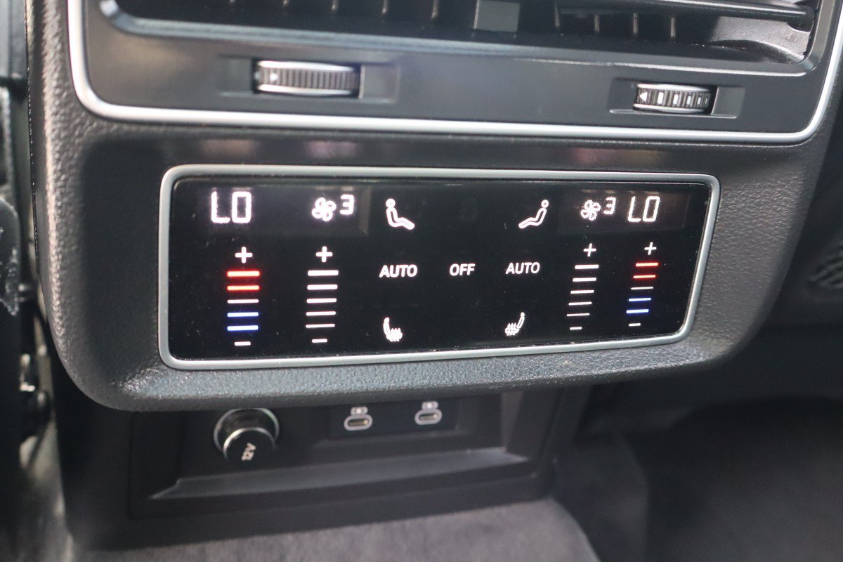 Used 2023 Audi SQ7 Prestige AWD/4WD image 13
