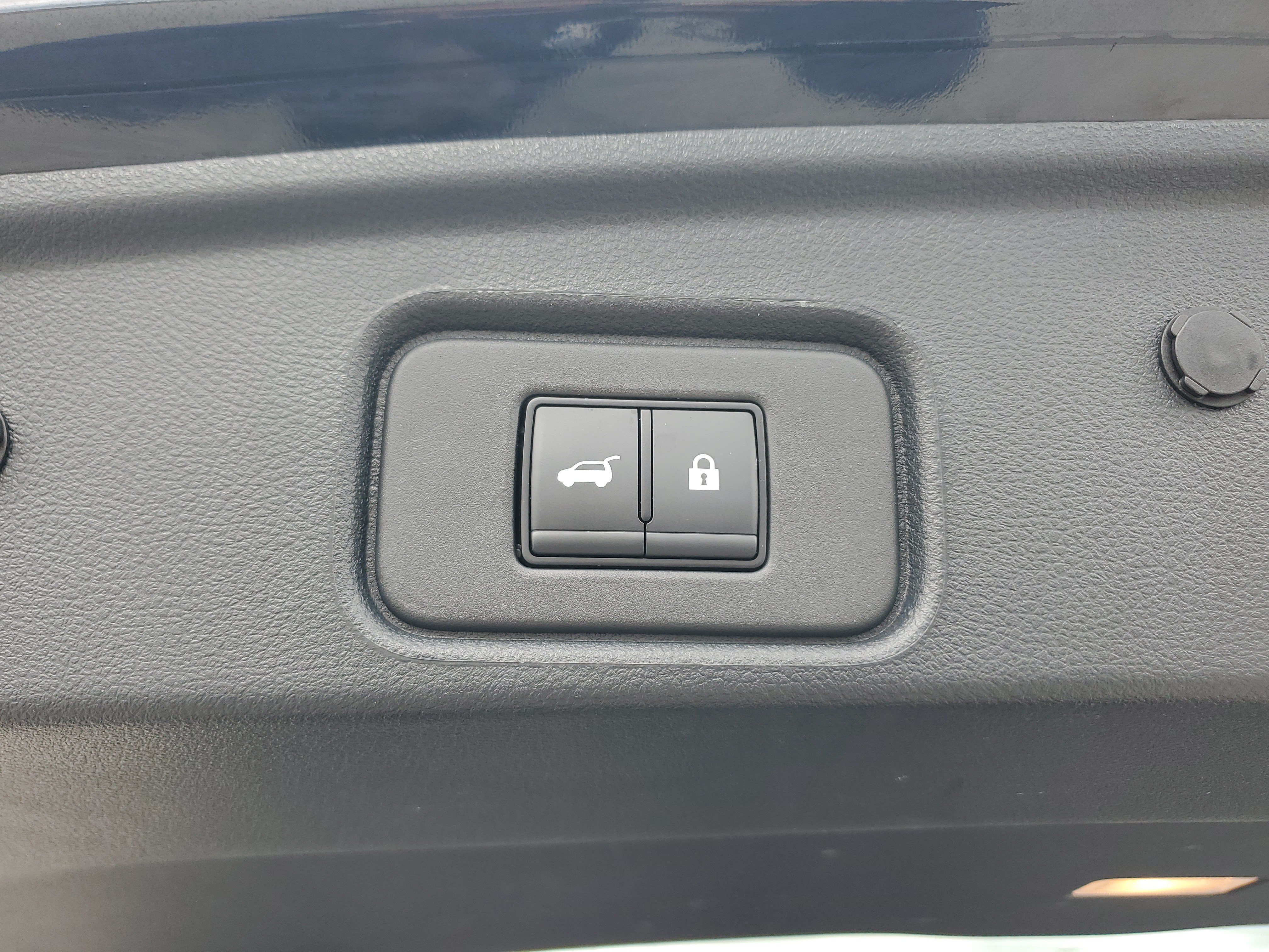 Certified 2025 Nissan Pathfinder SV w/ Black Appearance Package FWD image 16