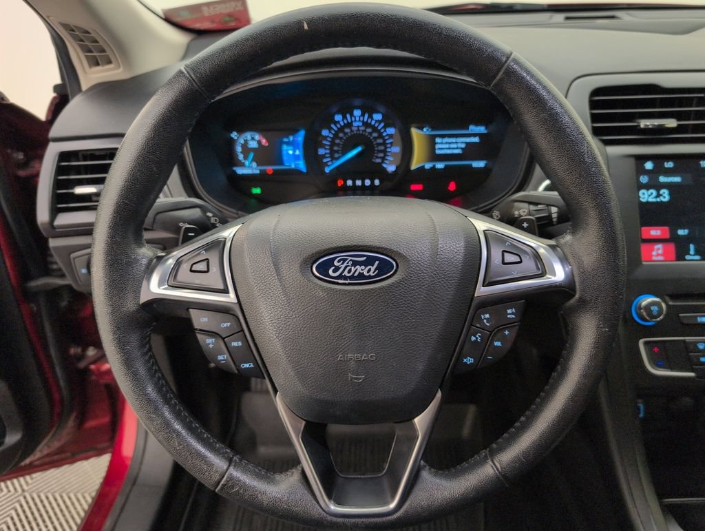 Used 2018 Ford Fusion SE w/ Equipment Group 201A FWD image 32