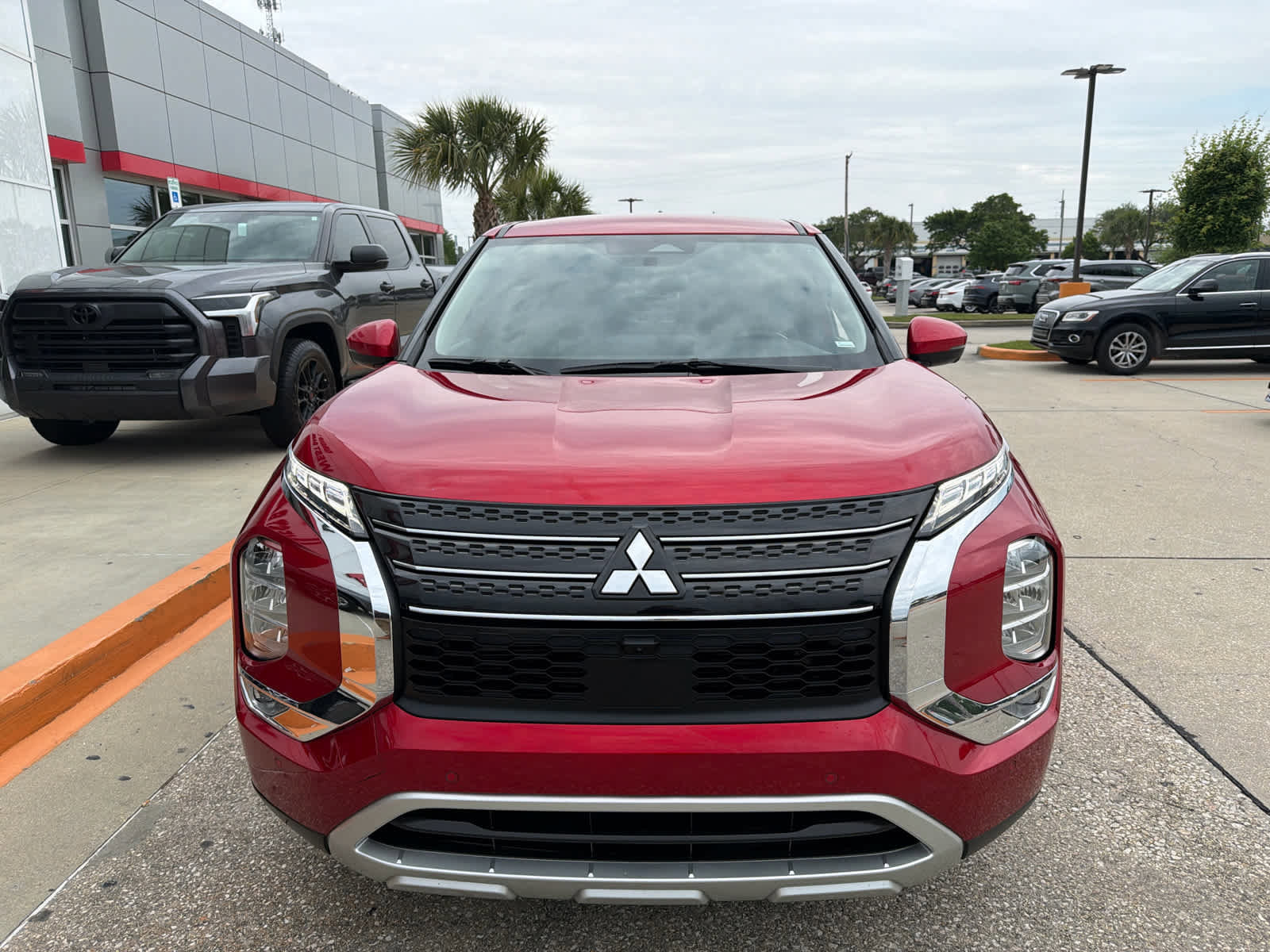 Used 2024 Mitsubishi Outlander SE FWD image 5