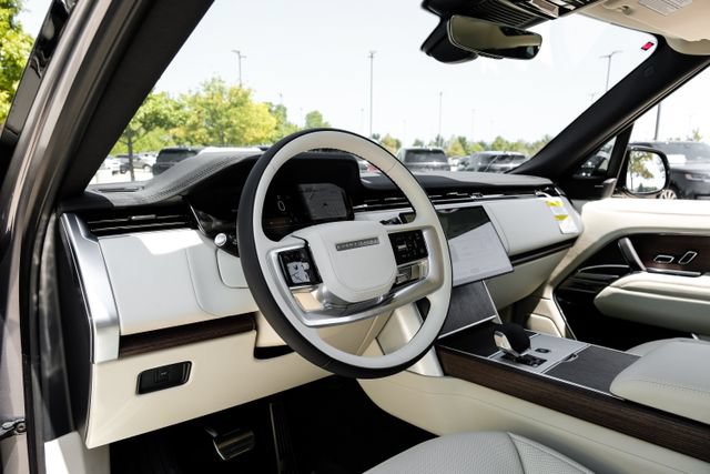 New 2026 Land Rover Range Rover SE AWD/4WD image 3