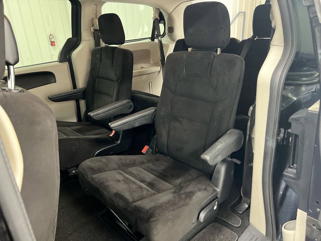 Used 2014 Dodge Grand Caravan SXT image 4