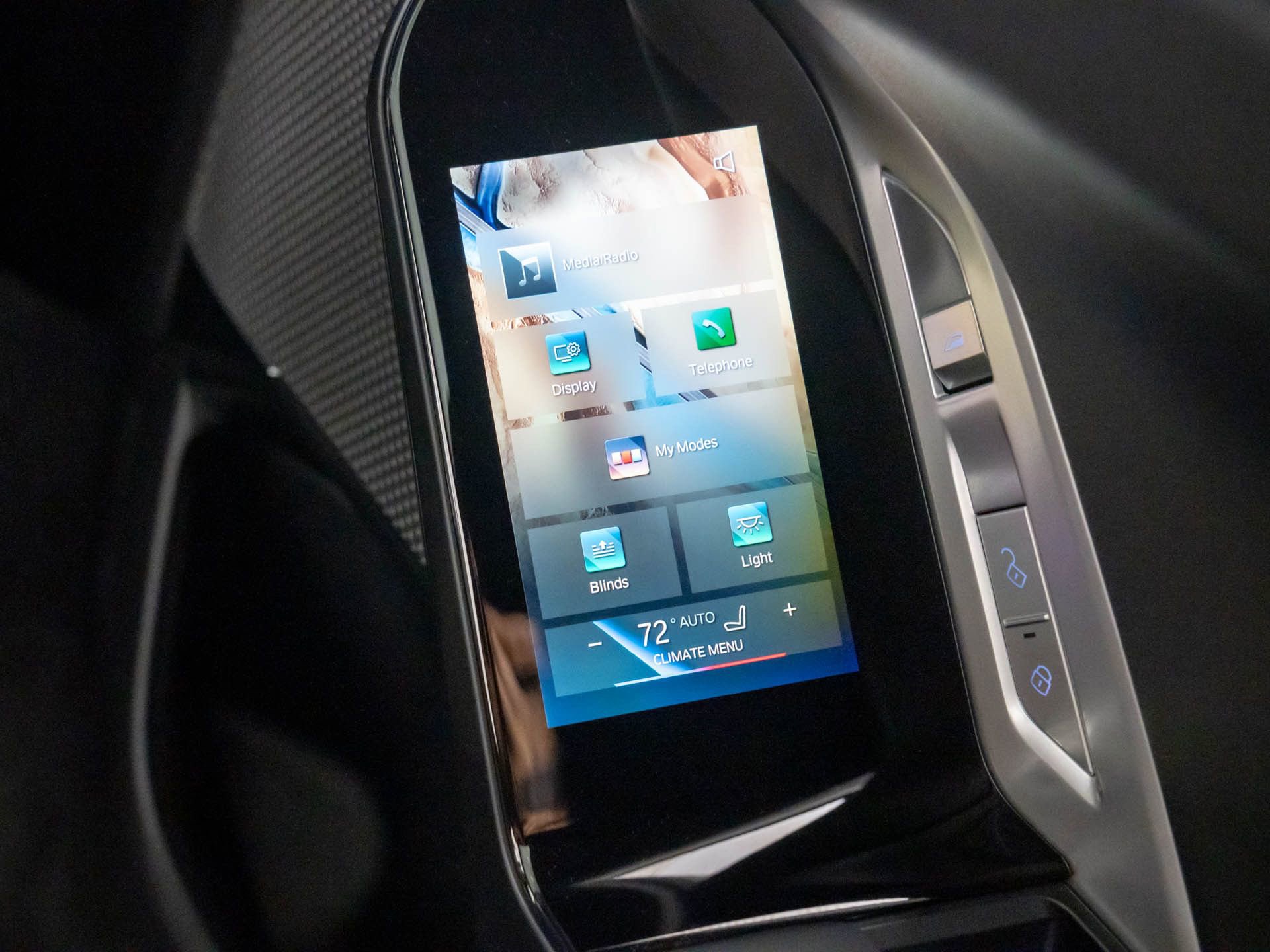 Used 2025 BMW 760i xDrive image 22